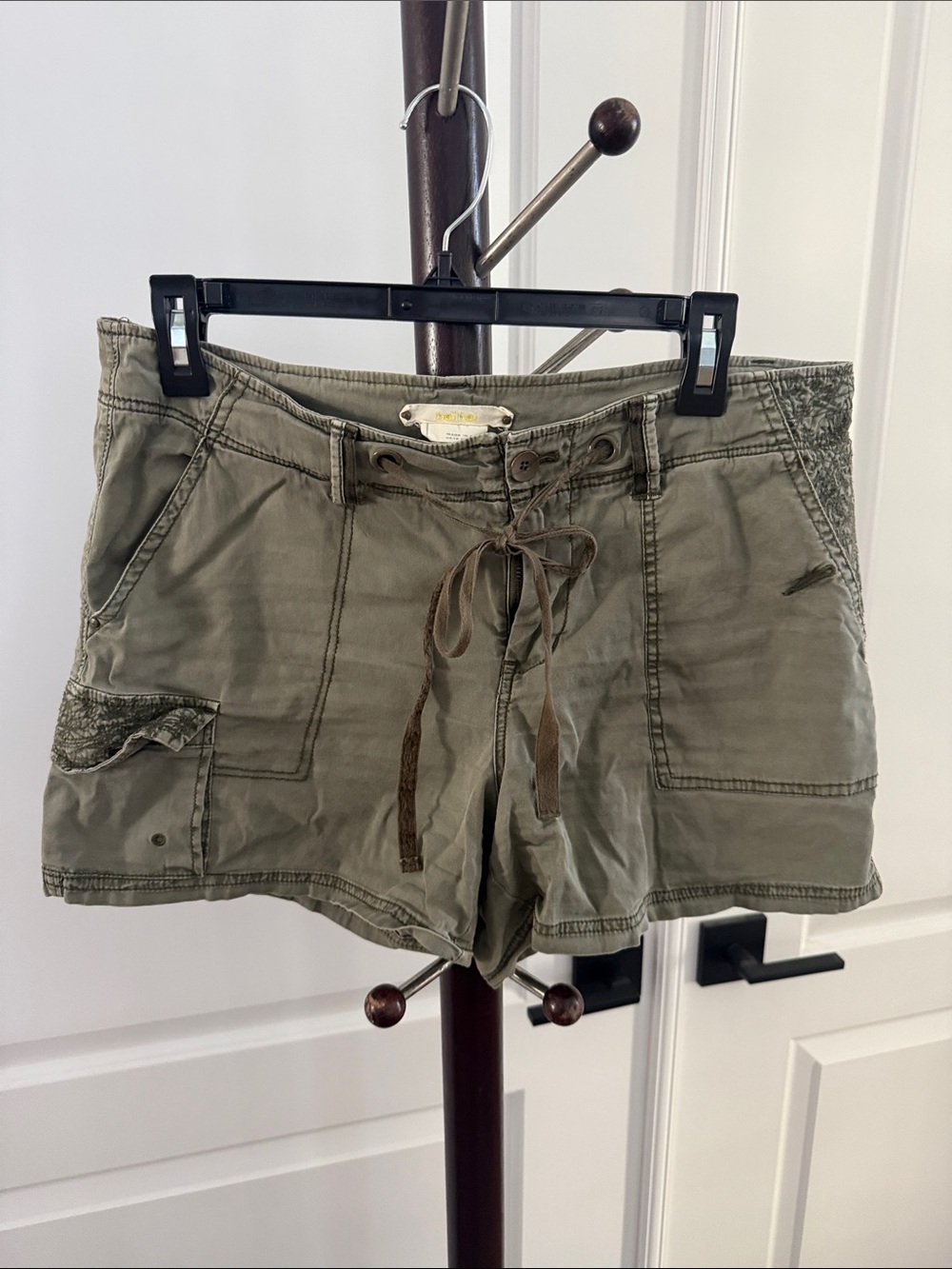 HeiHei Women’s Olive Cargo Drawstring Shorts